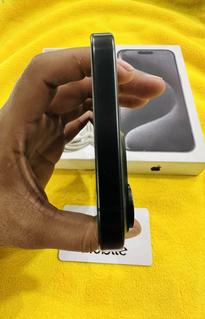 iPhone 15 pro max 5