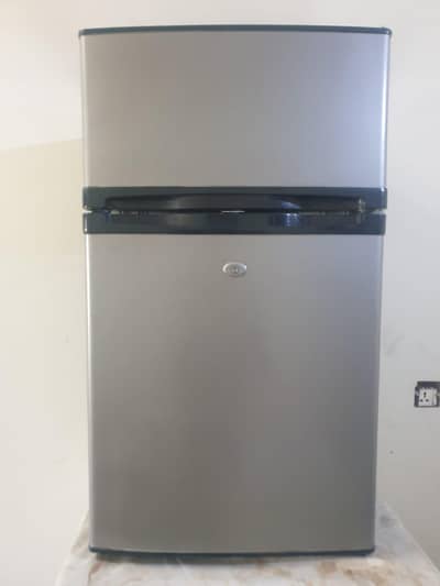Mini Refrigerator / Bedroom Fridge for Sale - Low Power 100W
