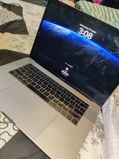 MacBook pro-19 14.5" i9