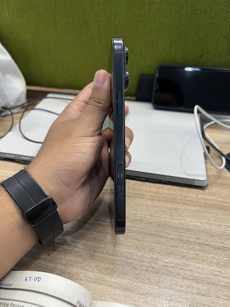 Iphone 16 Pro Max 1