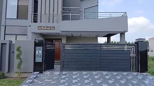 urgent Sale, 1 Kanal Brand new 5 Bed Room House in very Reasonable Price