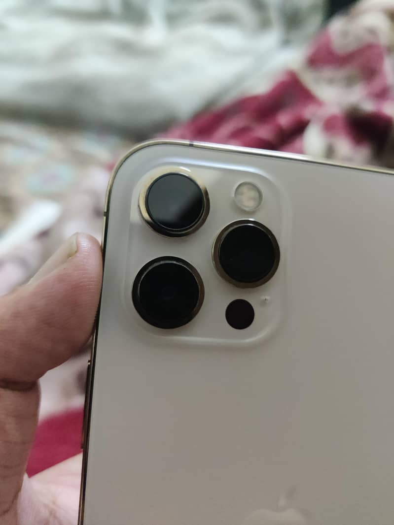 iphone 12 pro max 4