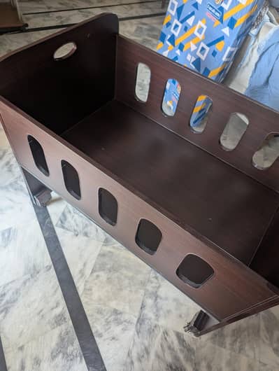 baby cot