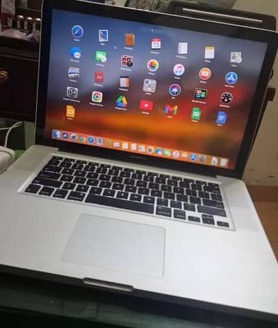 mackbook pro cori i5 8 gb ram