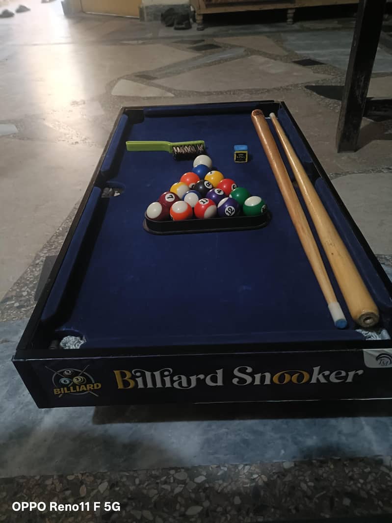 billiard table 0