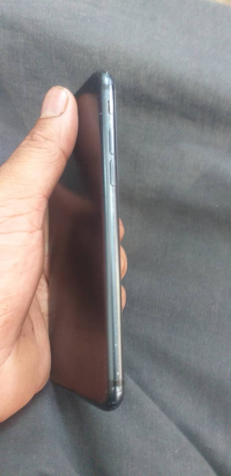 Apple iPhone 7 2