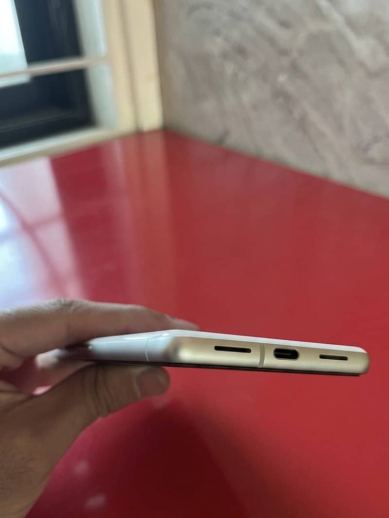 Google pixel 8 5