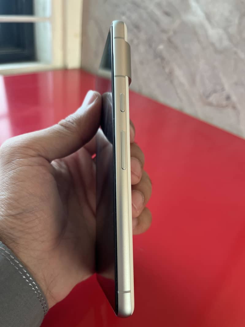 Google pixel 8 7