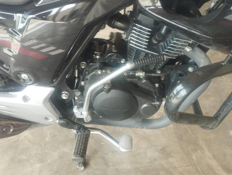 CB150f Black 9