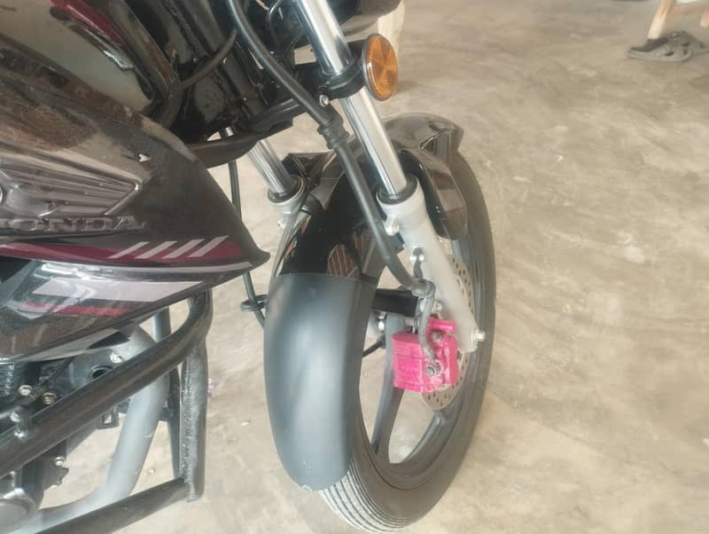 CB150f Black 11