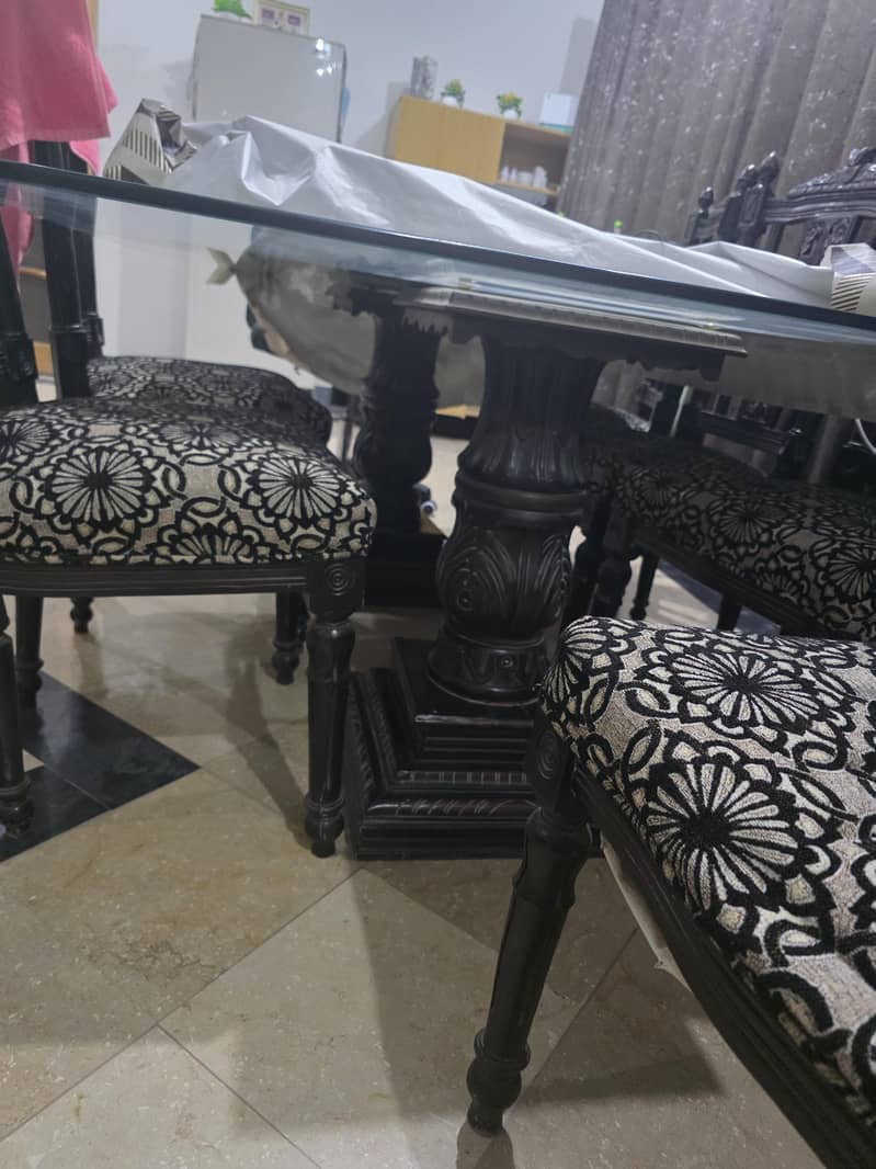 dining table + 8 chairs 0