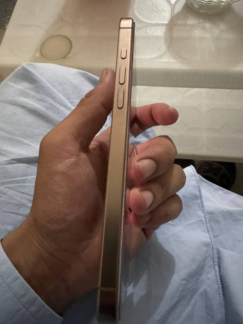 Iphoñe 16 pro max 1