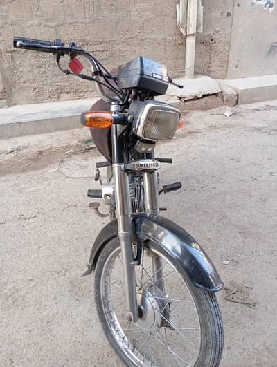 10/10 condition ok h koi masla nahi h urgent sale