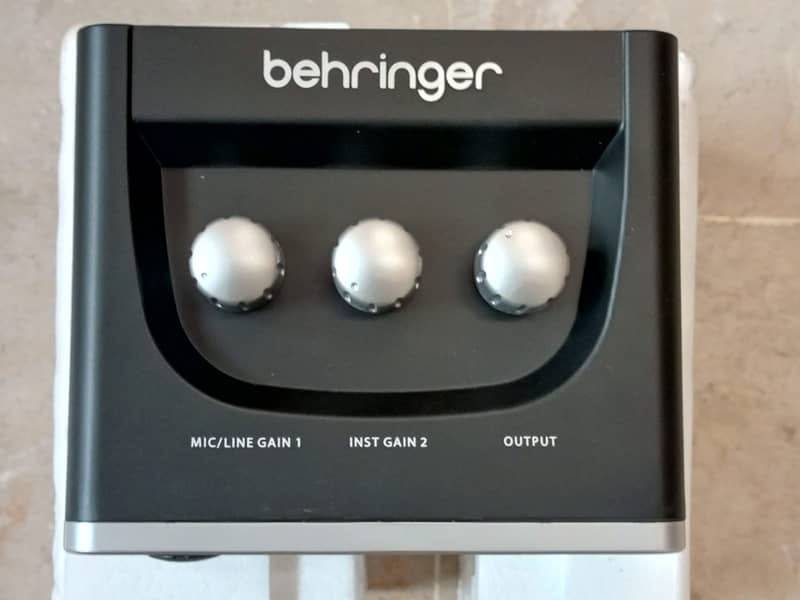 Behringer UM2 U-Phoria Audio Interface Amplifier 1