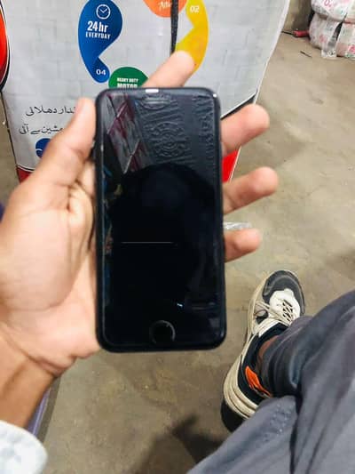 I phone 8.256 storage  bh 82