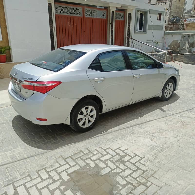 Corolla Altis 1.6 automatic 14