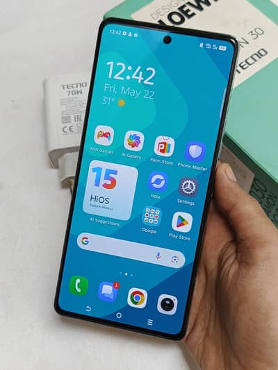 Camon 30 with complete accessories