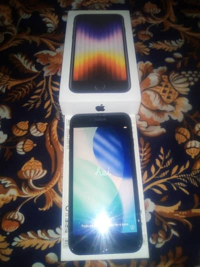 iphone Se20 with box