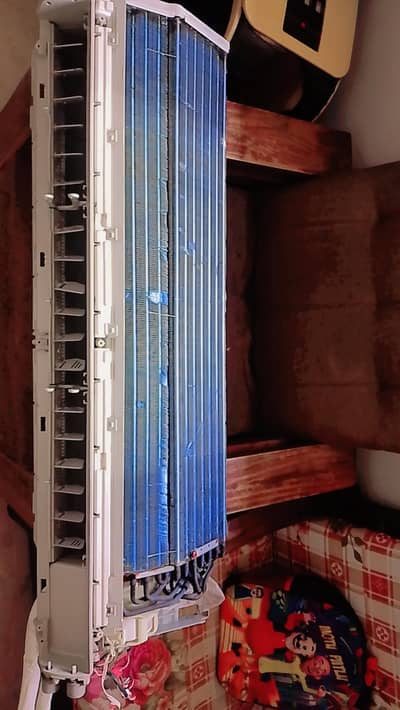 gree 1.5 ton non inverter AC