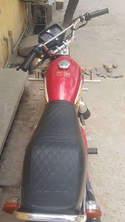 Honda 125 like New 0/3/1/5/8/3/3/9/1/5/4