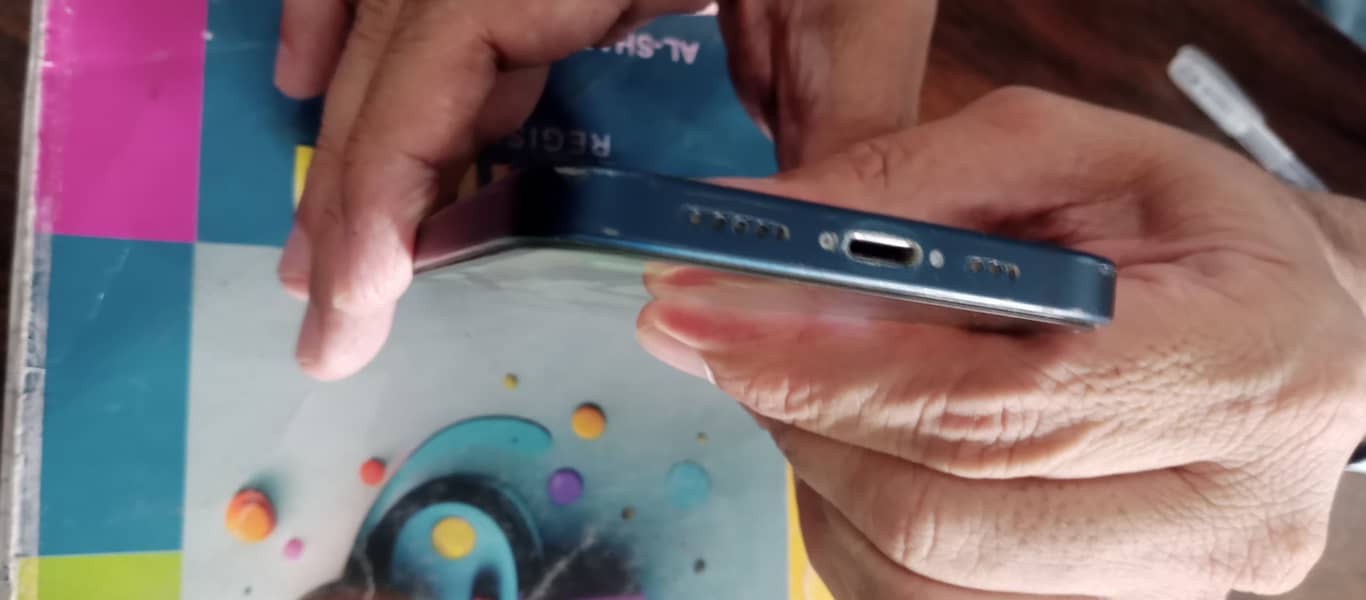 Apple iPhone 12 0