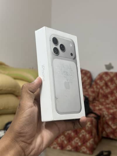 Iphone 17 PRO Non-Active Silver