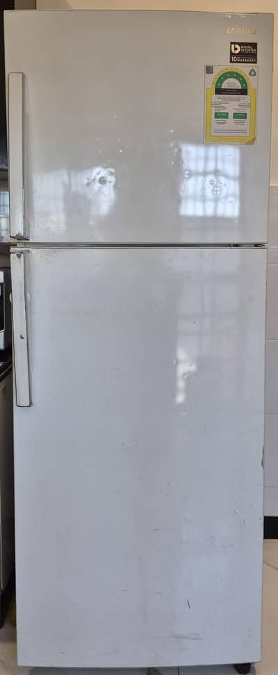 Samsung 14 cubic feet refrigerator in good condition