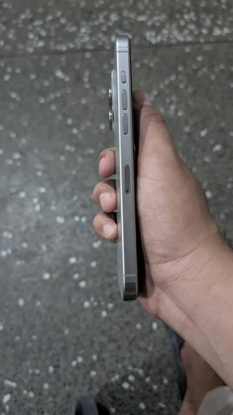 Iphone 15 pro max 3