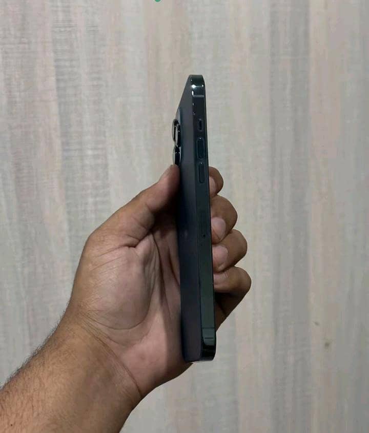 iPhone 12 pro max 2