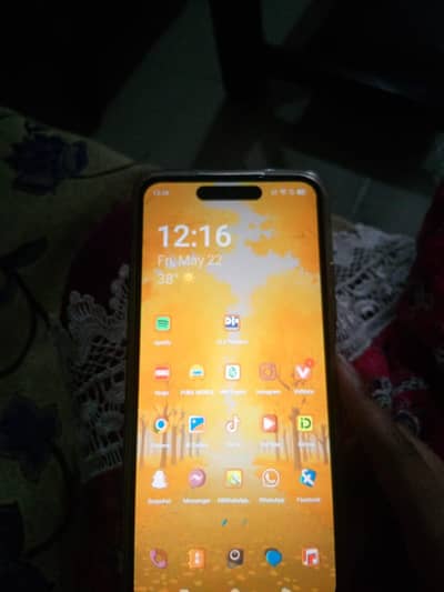 tecno spark. 40