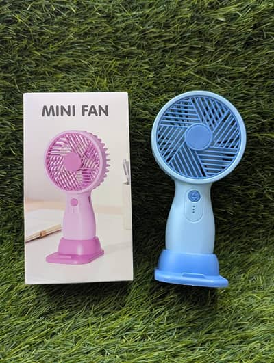 portable mini fans in different colors and different variety latest?
