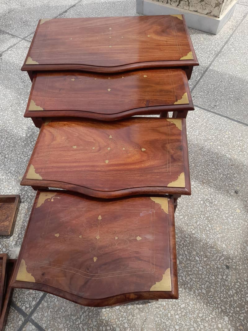 Nesting table set 1