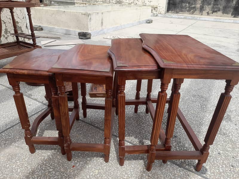 Nesting table set 3
