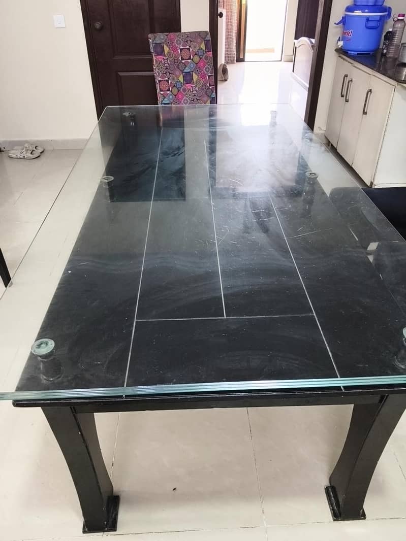 DINING TABLE 5