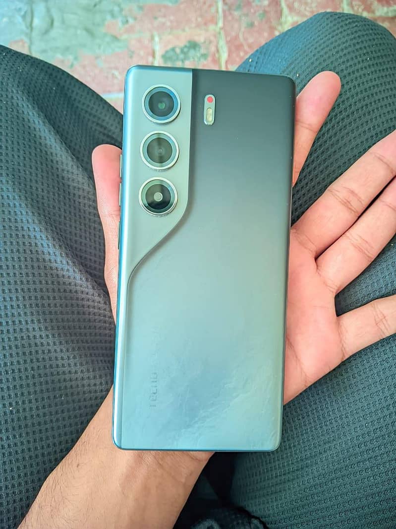 Tecno Camon 40 pro 1