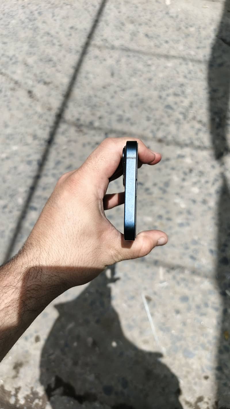 Iphone 13 4
