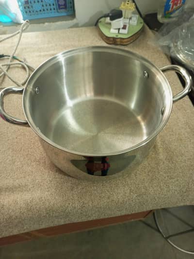 stainless steel pot