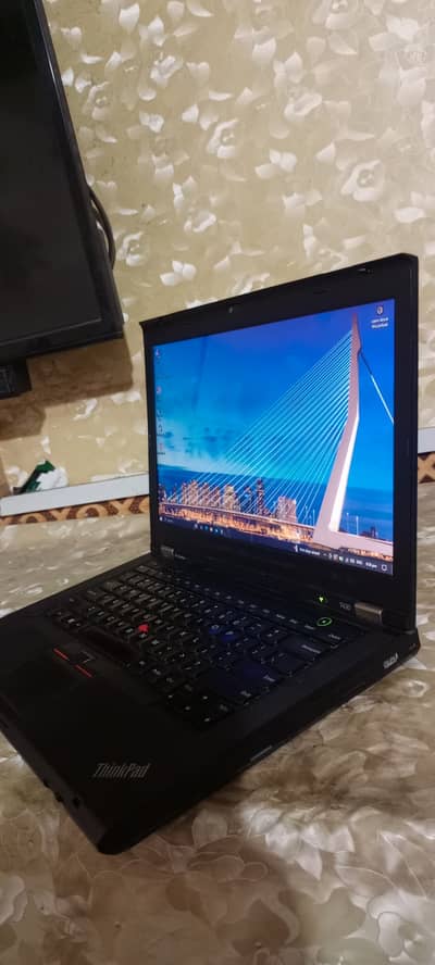 ThinkPad T420 5th generation 4gb/256 5 hours battery backup