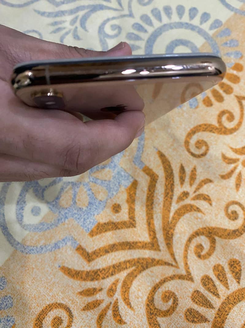 iPhone XS MAX 5