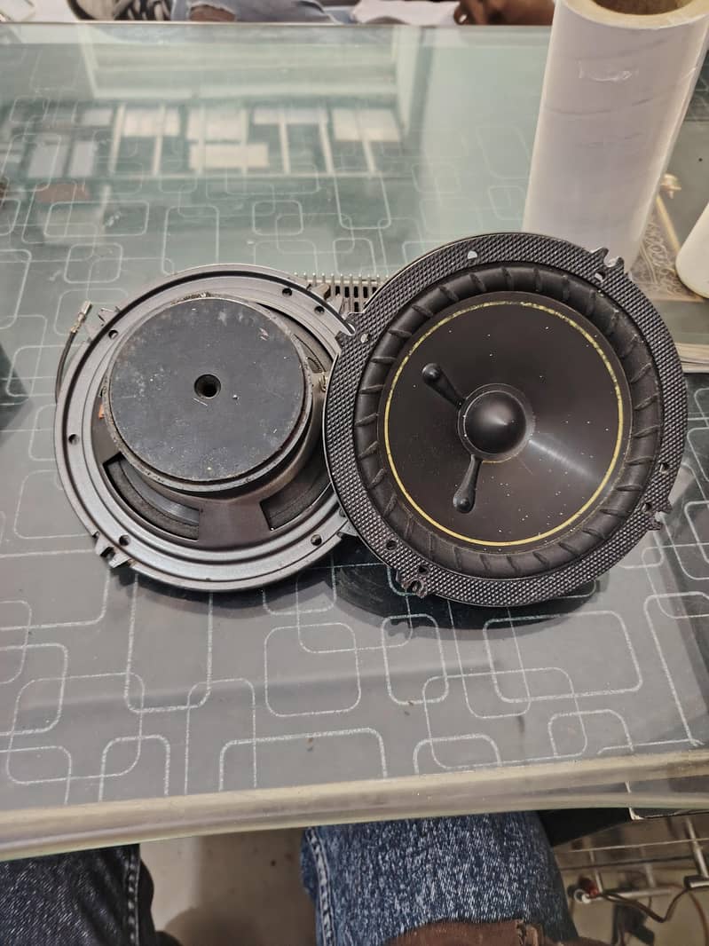 kicker speakers 2