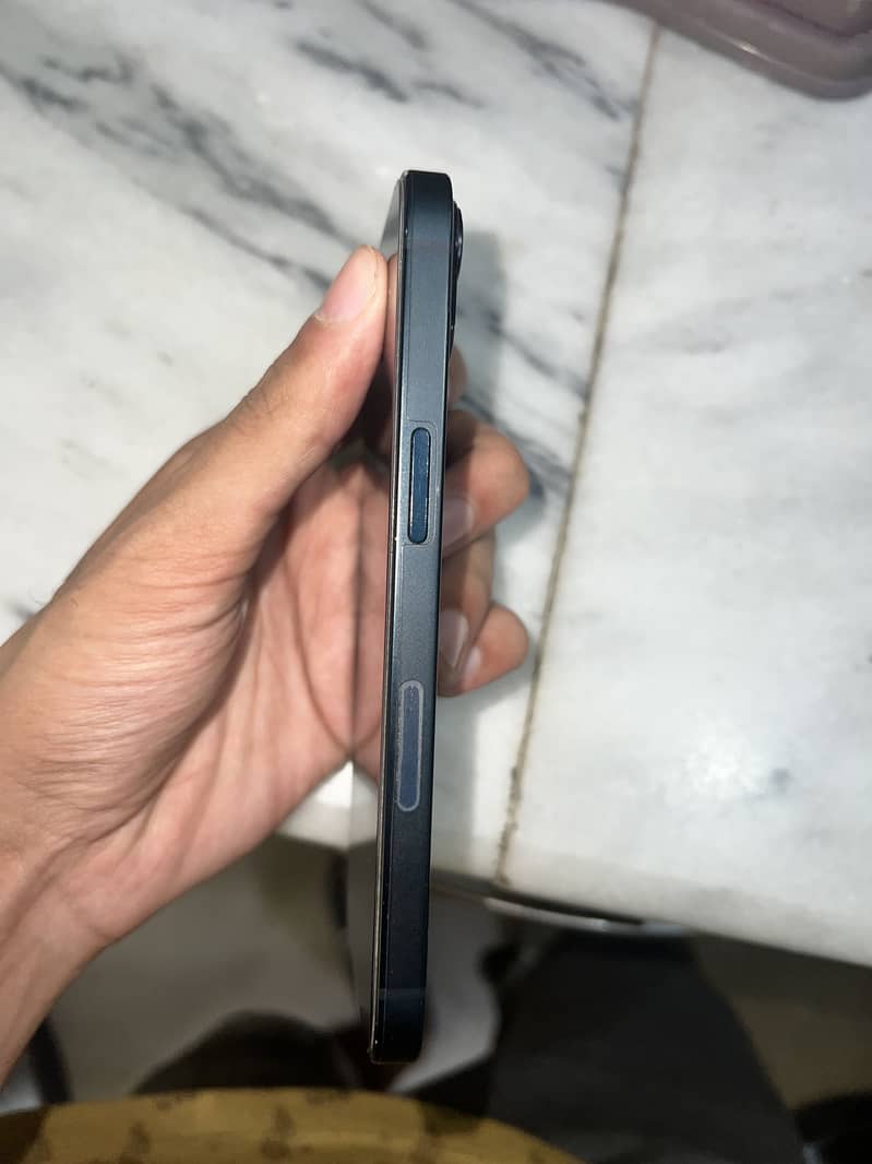 Iphone 13 JV 3