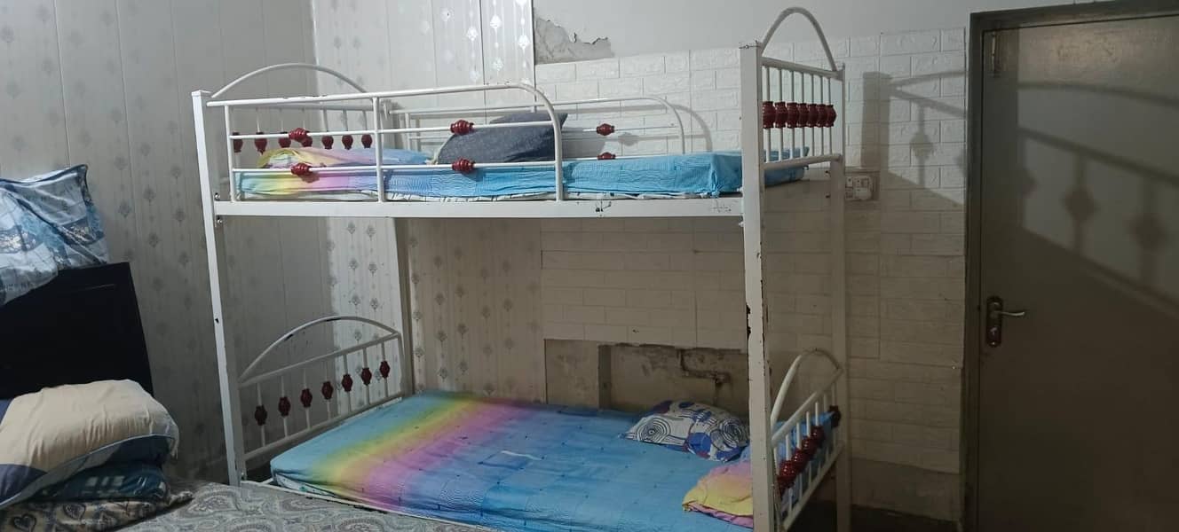 solid iton bunk bed 0