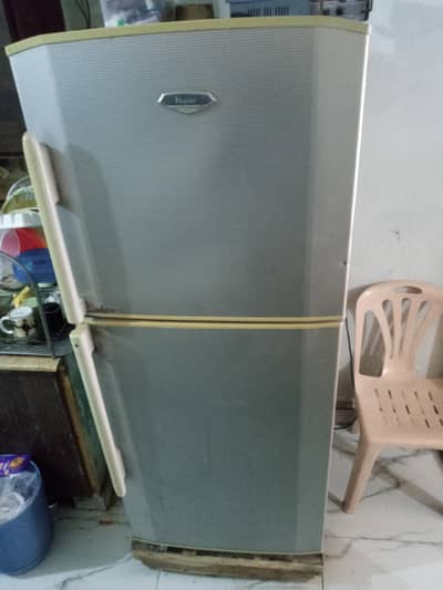 Full size refrigerator, Haier
