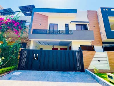 8 MARLA LUXURY BRAND NEW HOUSE FOR SALE MULTI F-17 ISLAMABAD ALL FACILITY AVAILABLE CDA PPROVED