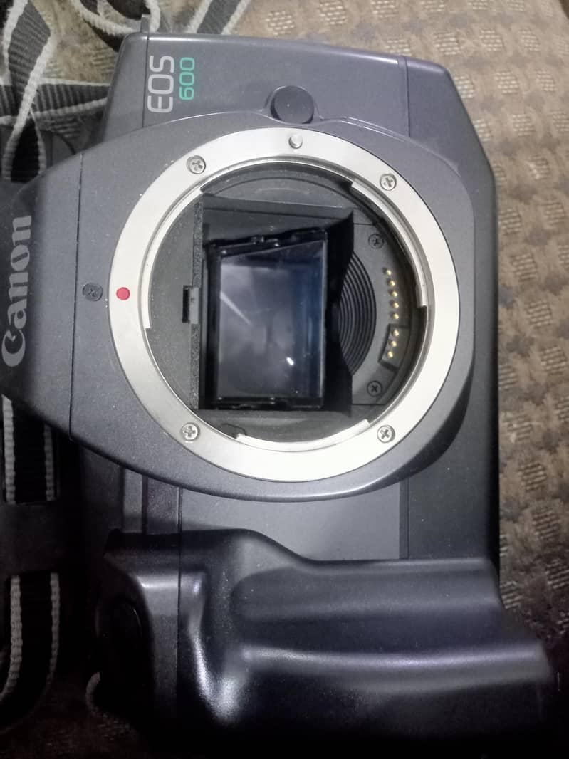 CANON EOS 600 0
