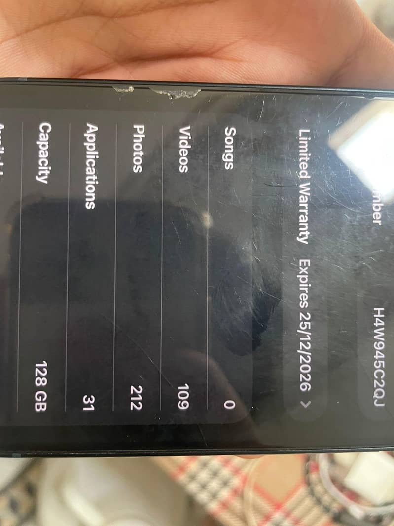 Apple iPhone 13 11