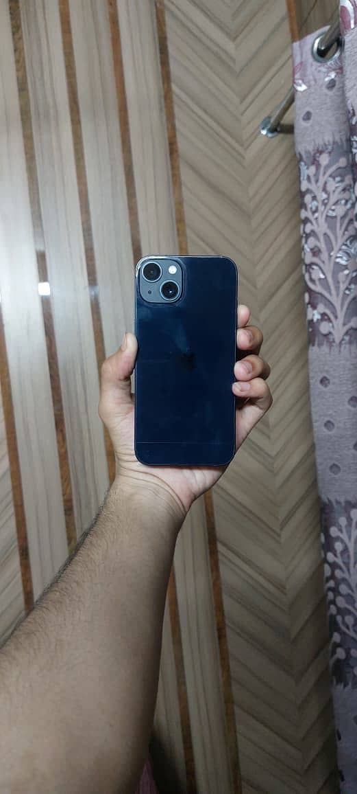 iPhone 13 0