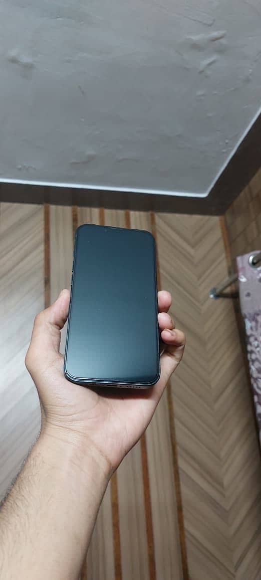iPhone 13 1