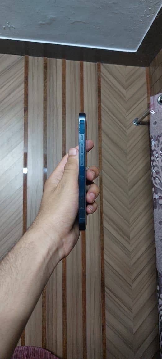 iPhone 13 3