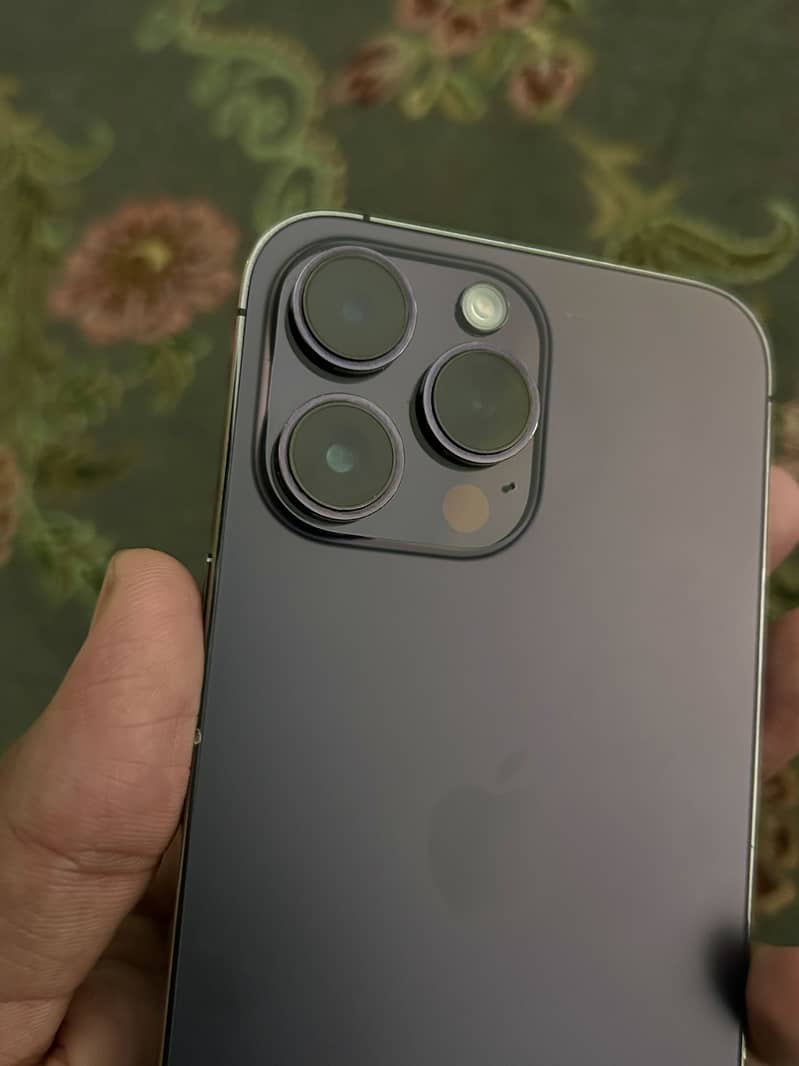 iPhone 14 Pro Max 1